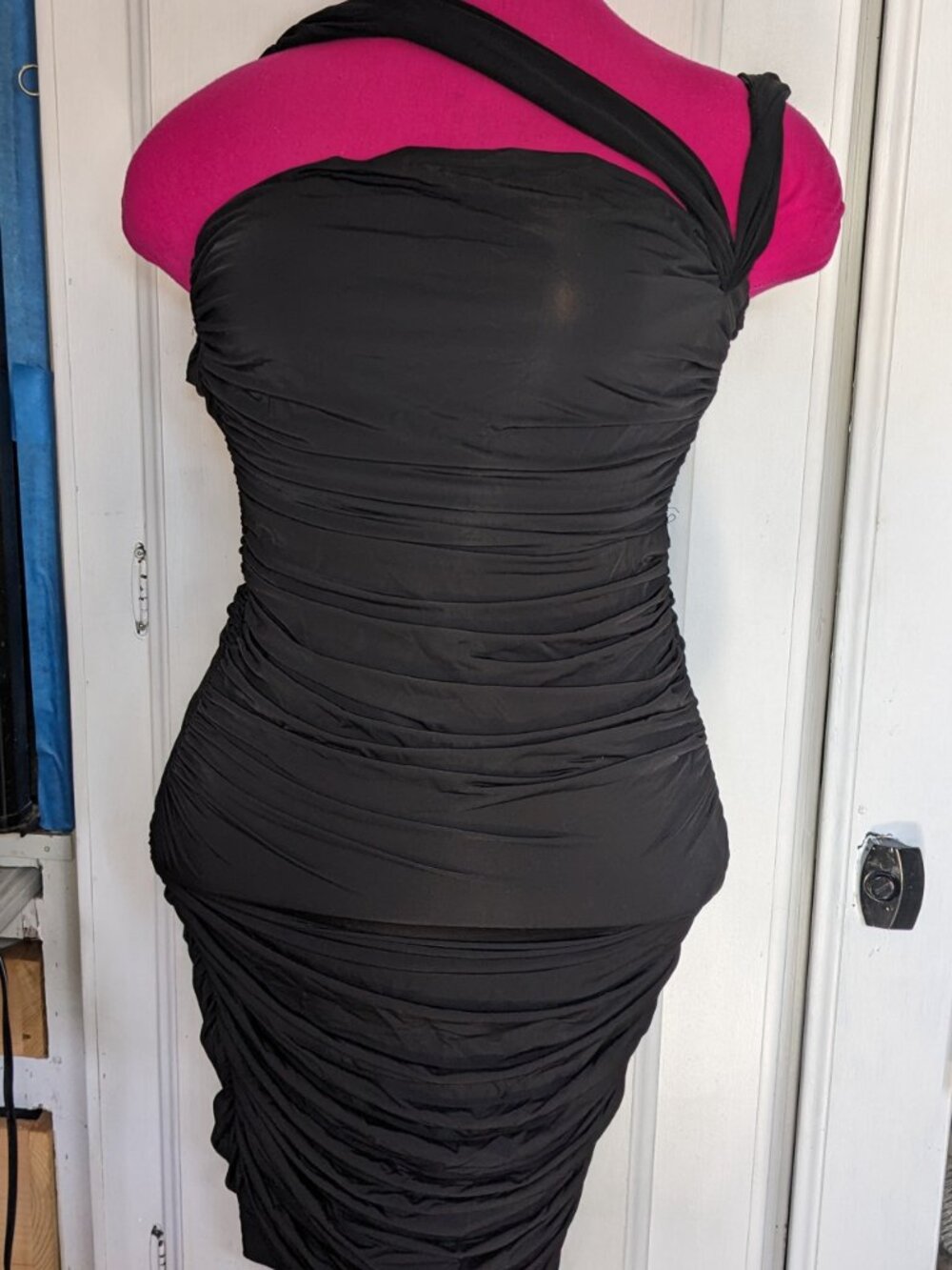 Hera Collection NWT Scrunch Sides 1-Shoulder Dress Sz M